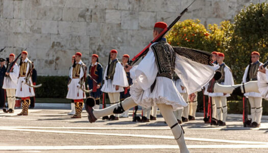 Δήμος Καρπάθου:Η έκθεση για την Ιστορία της Ευζωνικής Στολής περιμένει μικρούς και μεγάλους!